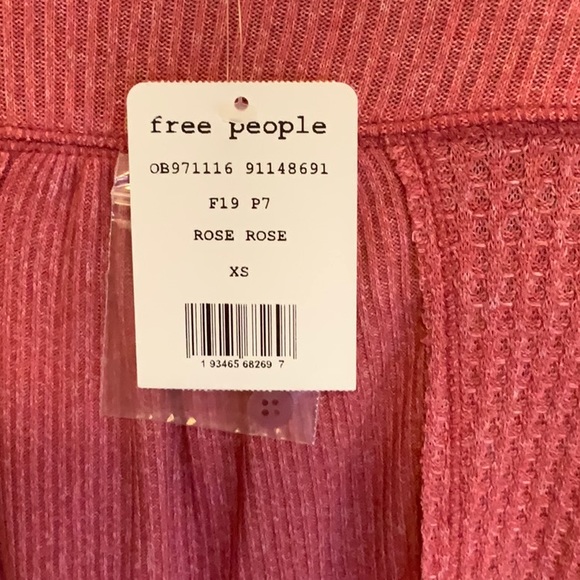 BNWT Free People Oversized Long Sleeve Tee - Picture 6 of 16